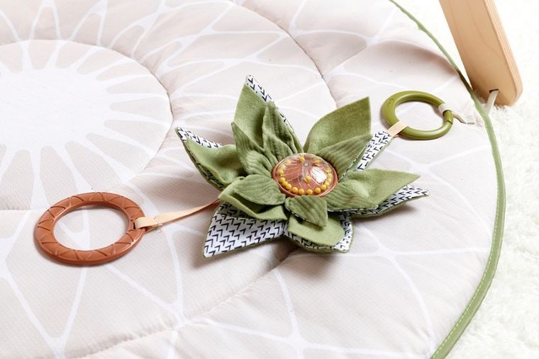 Tiny Love, Boho Chic, saltea de activitati pentru bebelusi cu suport din lemn