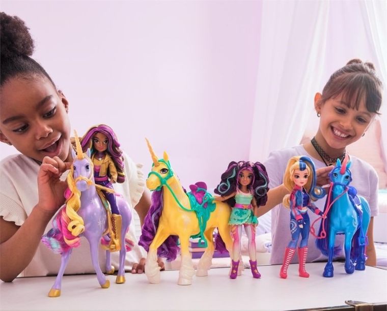 Unicorn Academy, Isabel, papusa fashion