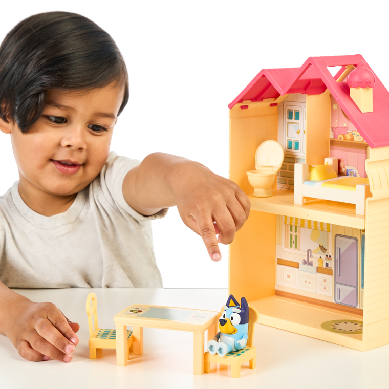 Bluey, casuta de familie, set cu figurina