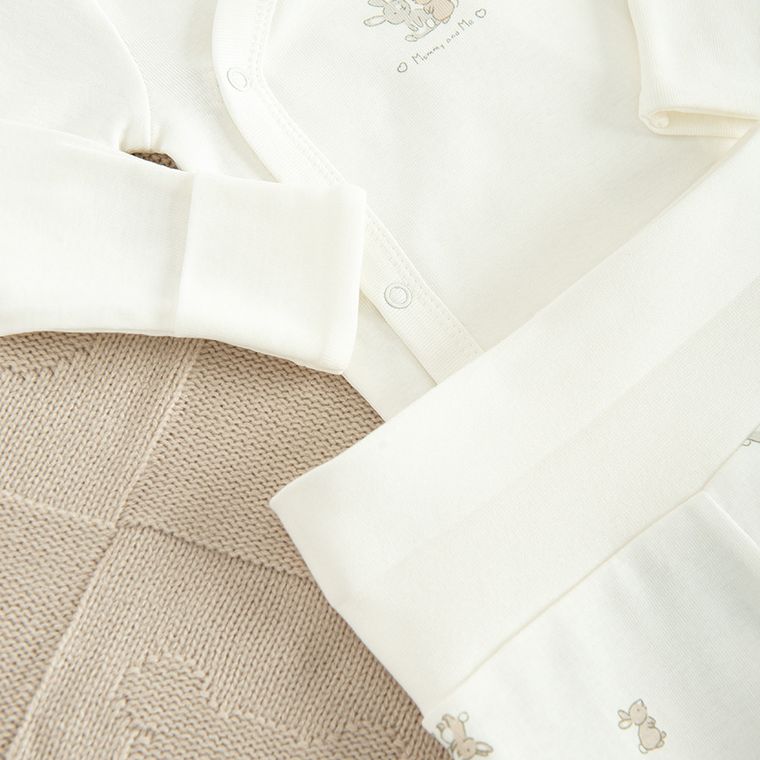 Cool Club, Set pentru bebelusi, Body cu maneca lunga, Pijama tip salopeta, Pantaloni cu botosei, Caciula, alb