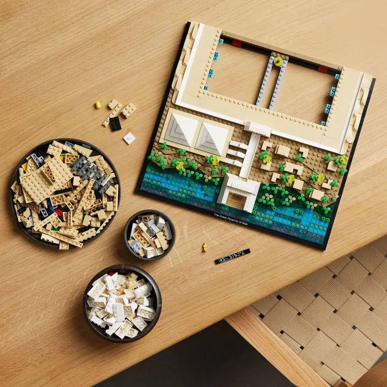 LEGO Architecture, Marea piramida din Giza, 21058
