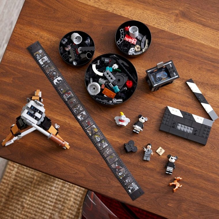LEGO Disney, Camera de filmat - Omagiu pentru Walt Disney, 43230