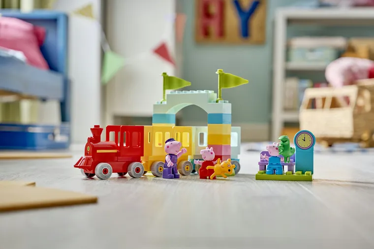 LEGO DUPLO, Calatorie in tren cu Bunicul Purcelus, 10466