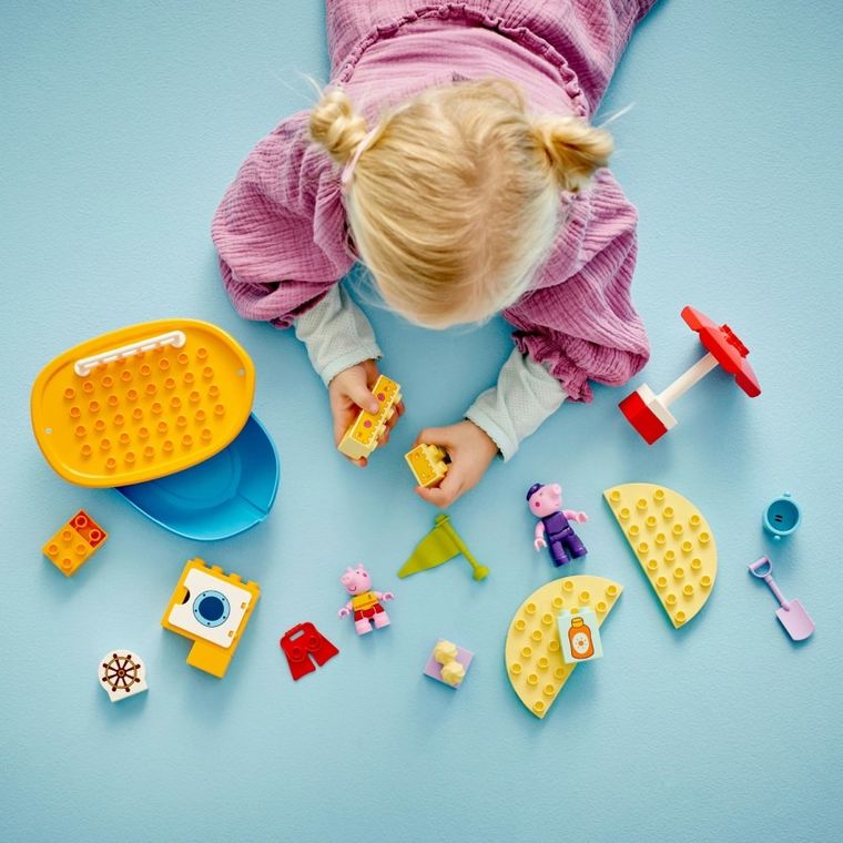 LEGO DUPLO, Excursia cu barca a Purcelusei Peppa, 10432