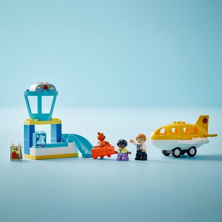 LEGO DUPLO Town, Prima oara la aeroport, 10443