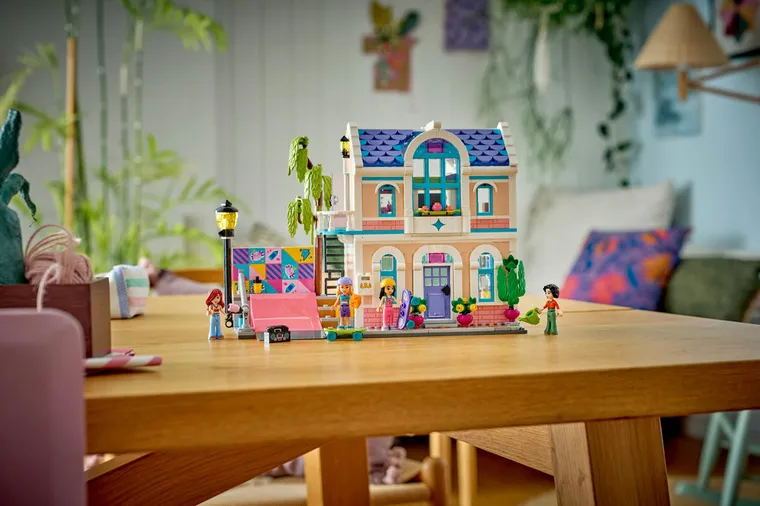 LEGO Friends, Casa familiei lui Liann, 42687
