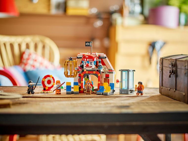 LEGO ONE PIECE, Cortul de circ al clovnului Buggy, 75637