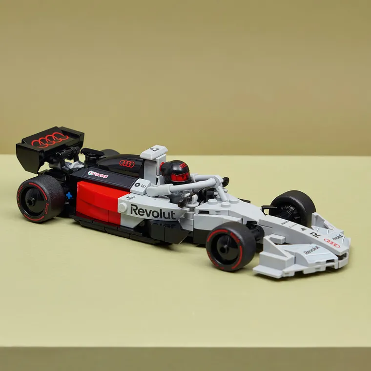 LEGO Speed Champions, Masina de curse Audi Revolut F1 Team R26, 77259