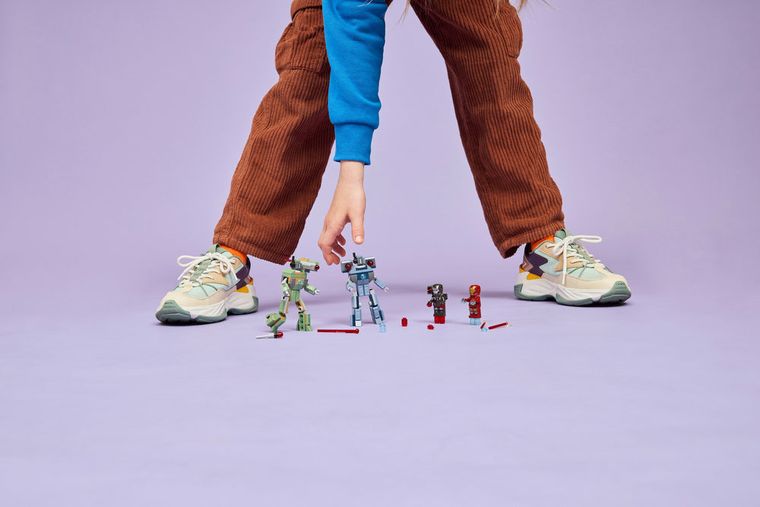 LEGO Super Heroes, Iron Man si War Machine vs dronele Hammer, 76320