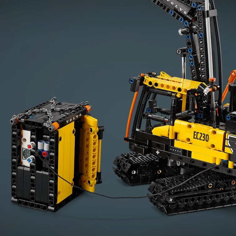 LEGO Technic, Camionul FMX si excavatorul electric EC230 de la Volvo, 42175