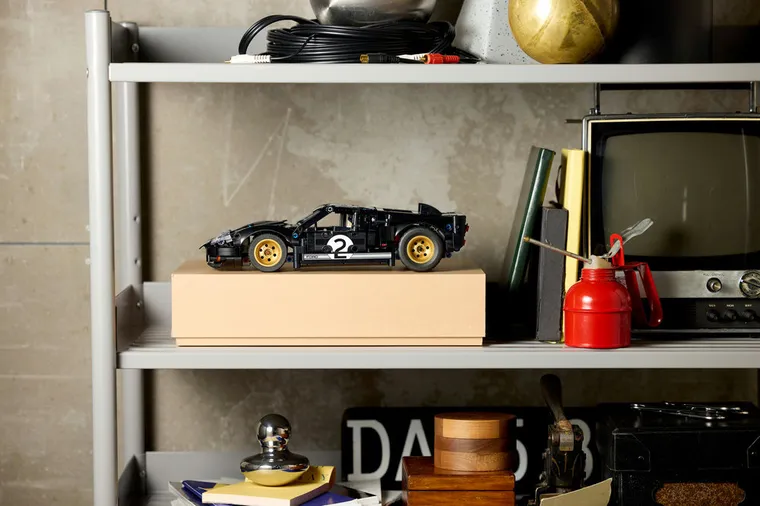 LEGO Technic, Masina de curse 1966 Ford GT40 MKII, 42223