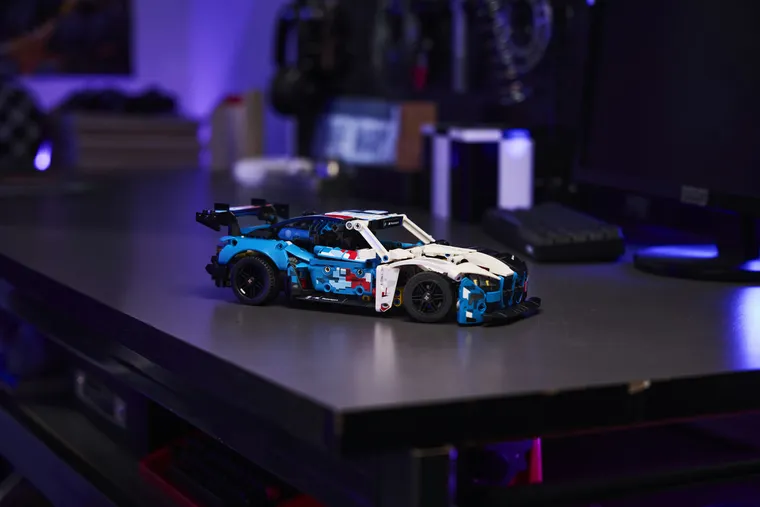 LEGO Technic, Masina de curse BMW M4 GT3 EVO, 42226