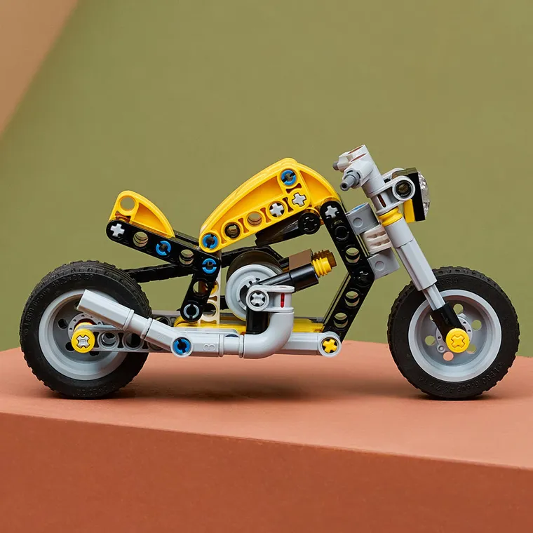 LEGO Technic, Motocicleta galbena, 42225