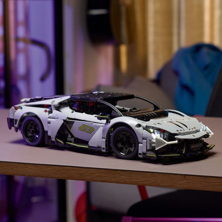 LEGO Technic, Supermasina sport Lamborghini Revuelto, 42214