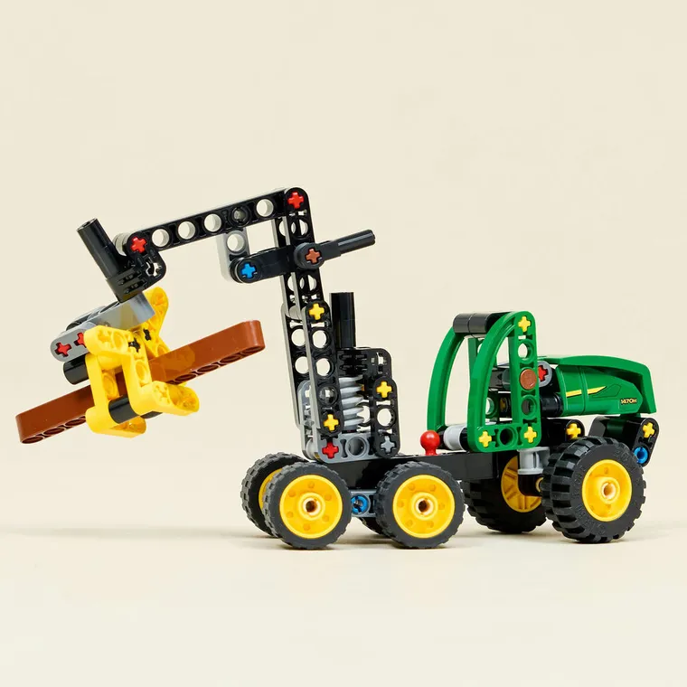 LEGO Technic, Utilaj de taiat si stivuit copaci John Deere 1470H, 42218