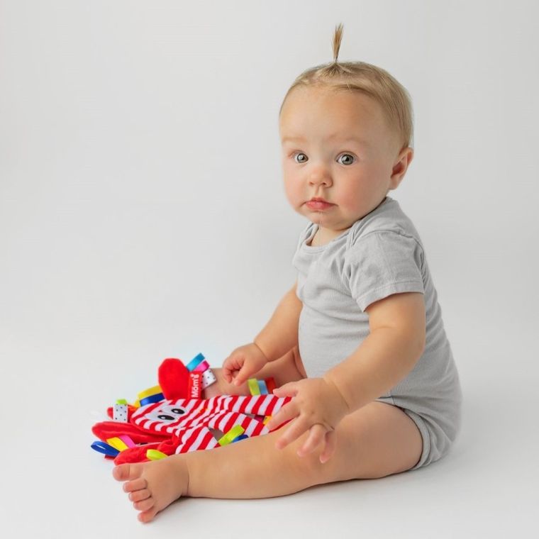 Mom's Care, caracatita fosnitoare cu agatatoare, jucarie senzoriala contrastanta