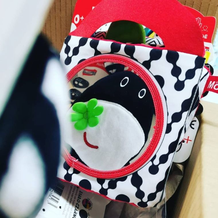 Mom's Care, Vacuta, carte pentru patut, jucarie senzoriala