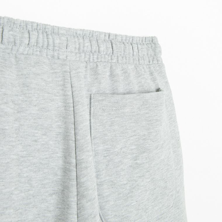 Pantaloni de trening gri cu croiala baggy NOWEAR