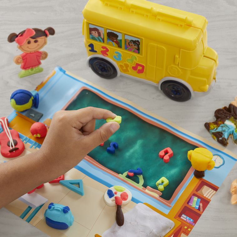 Play-Doh, School Day Adventures, set creativ cu plastilina, 9 tuburi