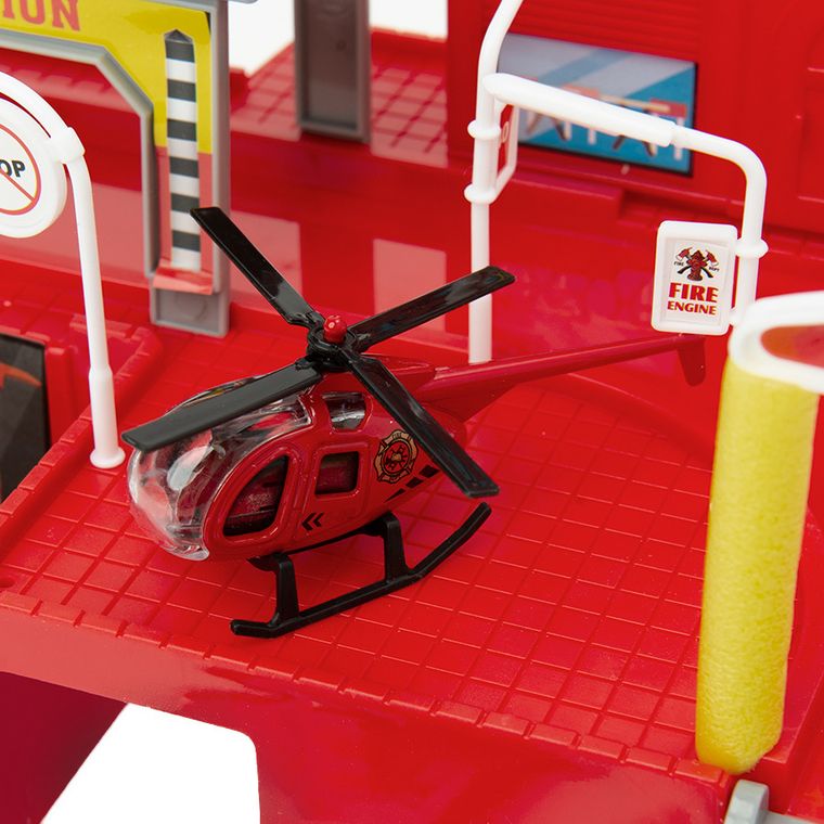 Smiki, Pompieri, garaj cu vehicule