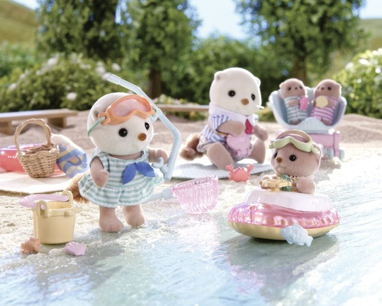 Sylvanian Families, Surorile vidrelor de mare in vacanta, set cu figurine, 5804