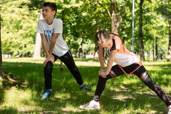 Orele de educatie fizica: ce tinute sa alegi pentru baieti si fete?